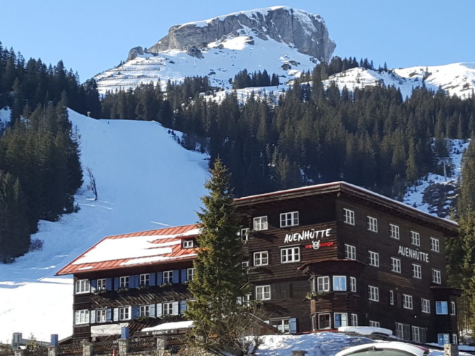 Stylish, entspannt und so praktisch für entspanntes Skifahren mit Kindern